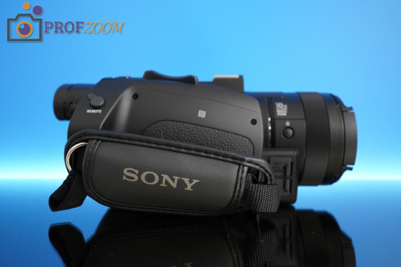 Sony HXR-NX80