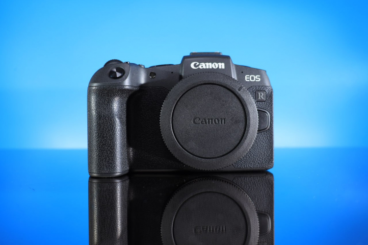 Полный кадр в компактном корпусе Canon EOS RP Body