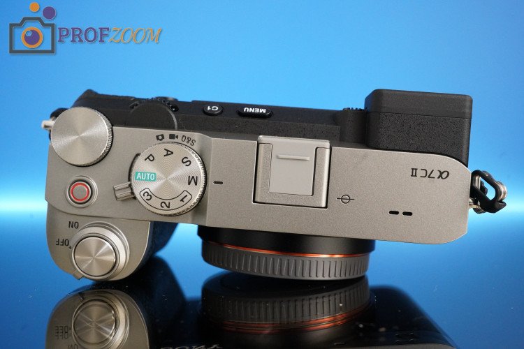 Управление и горячий башмак Sony A7C II