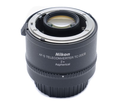Nikon af-s teleconverter TC-20E III 
