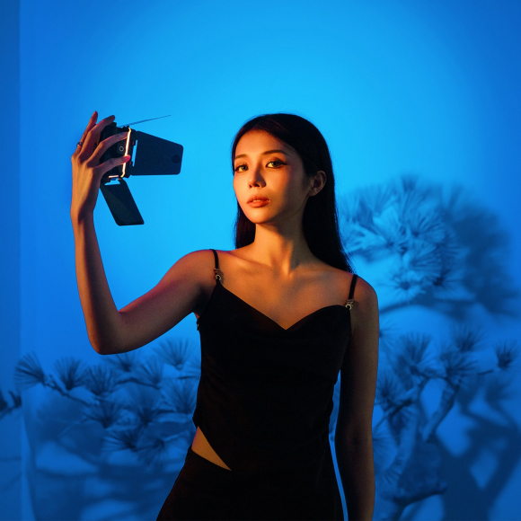 Светодиодный осветитель Zhiyun Cinepeer CM15 для селфи и смартфона
