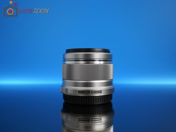 Объектив Olympus M.Zuiko Digital 25mm f/1.8, черный Объектив Olympus M.Zuiko Digital 25mm f/1.8, черный