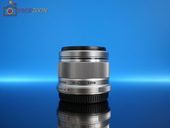 Объектив Olympus M.Zuiko Digital 25mm f/1.8, черный Объектив Olympus M.Zuiko Digital 25mm f/1.8, черный