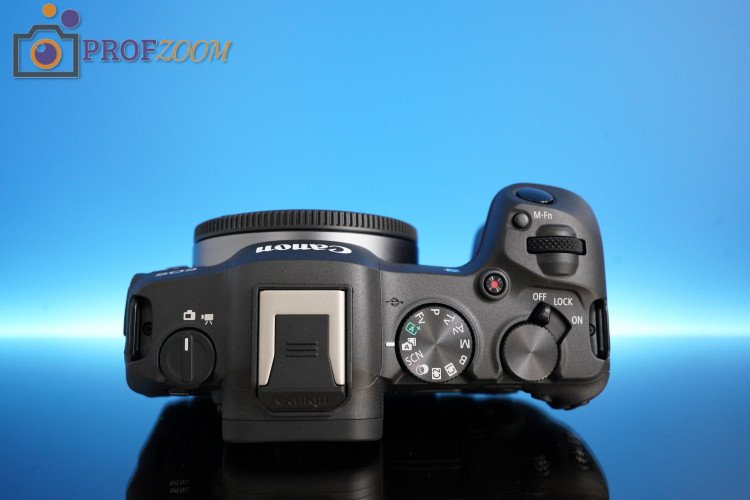 Диски и кнопки на виду Canon EOS R8