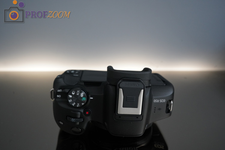 Всё нужное на верхней панели Canon EOS R50 Kit 18-45mm