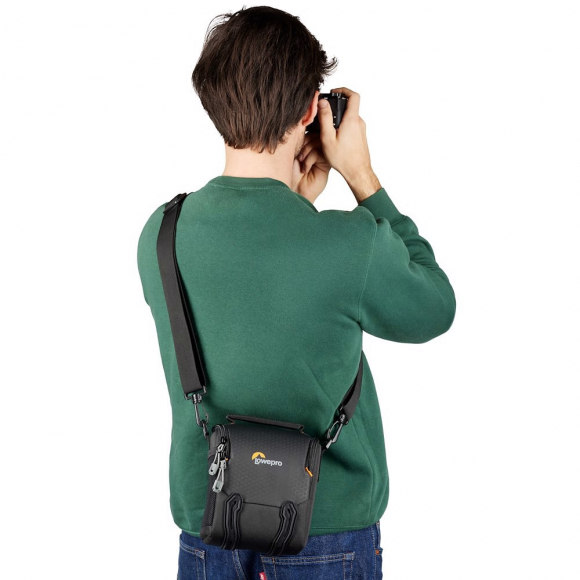 Фотосумка Lowepro Adventura SH 120 III Чёрная Фотосумка Lowepro Adventura SH 120 III Чёрная