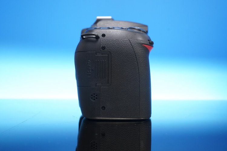 Эргономичный корпус Nikon D90 Body