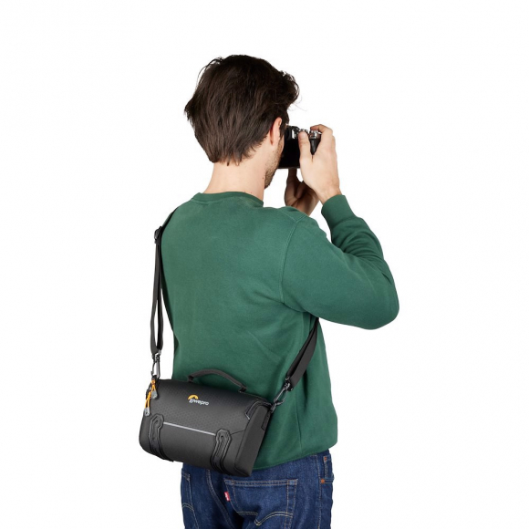 Фотосумка Lowepro Adventura SH 160 III Чёрная Фотосумка Lowepro Adventura SH 160 III Чёрная