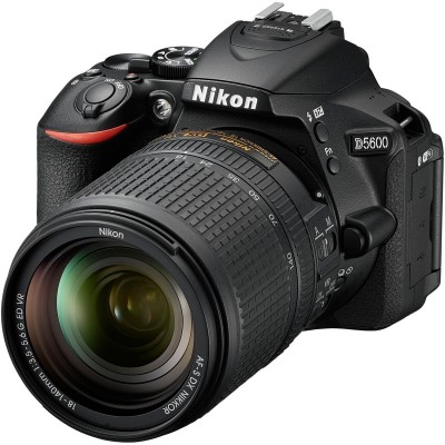 Nikon D5600 kit 18-140