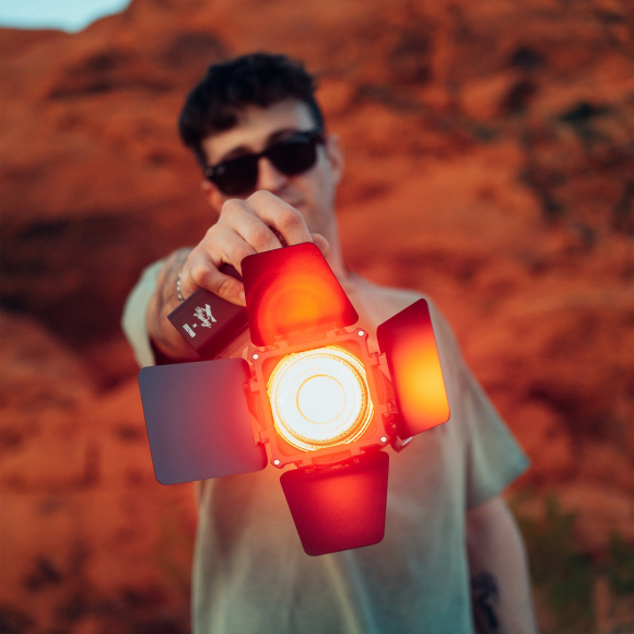 Комплект Zhiyun Molus X100 RGB Pro, зелёный/серый